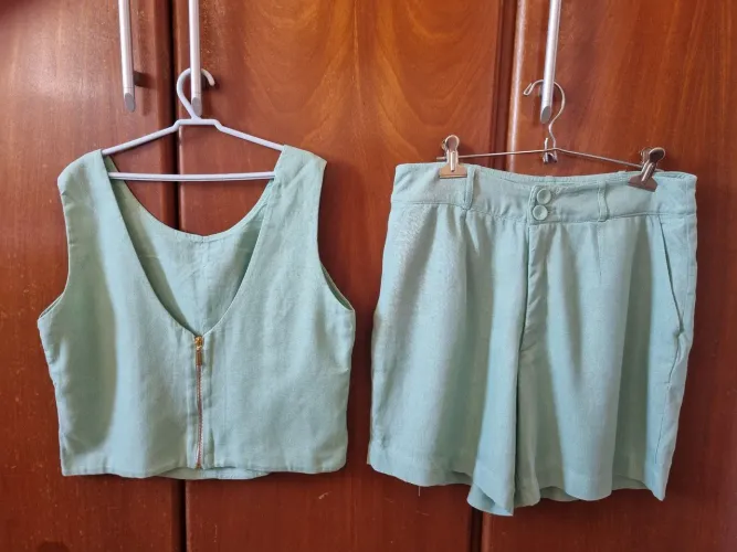 Conjunto bermuda e blusa linho