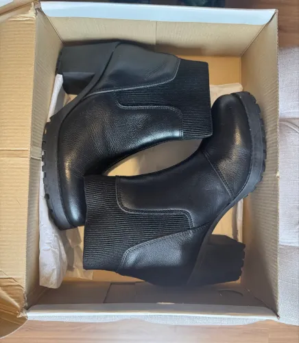 Bota (Nova) Knitted Hiker Corello - Couro Preto