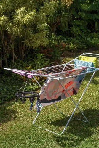 Varal de chão 8 meses de uso 