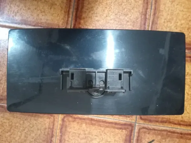 vende-se uma base de tv samsung ln32b530p2m