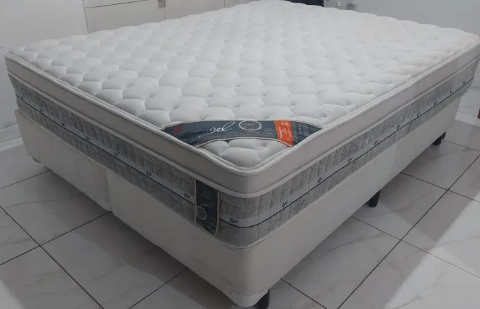Cama Queen Size, Castor - ENTREGA GRÁTIS