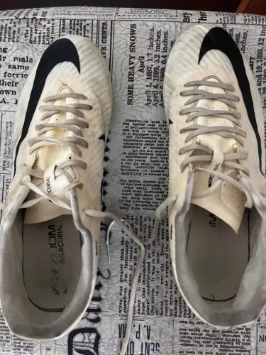Chuteira Nike Air Zoom Mercurial Vapor 15 Academy Society - Branca/Preta