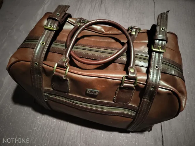 Bolsa de Viagem Marrom em Couro Ecológico Primícia | Vintage | Excelente Conservação