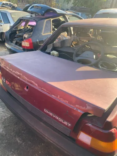 Tampa traseira Chevrolet Monza 2.0 EFi