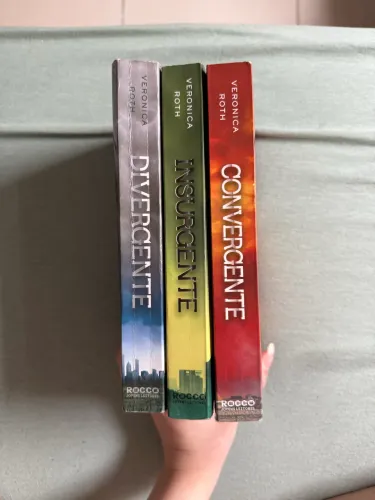 Trilogia Divergente, Insurgente e Convergente