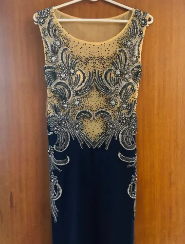 VESTIDO AZUL PETRÓLEO LUXO BORDADO EM PEDRARIAS 