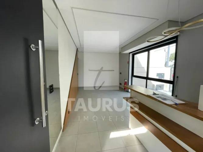 Casa comercial para locação, 6 salas, 5 vagas, 180M², Vila olimpia.