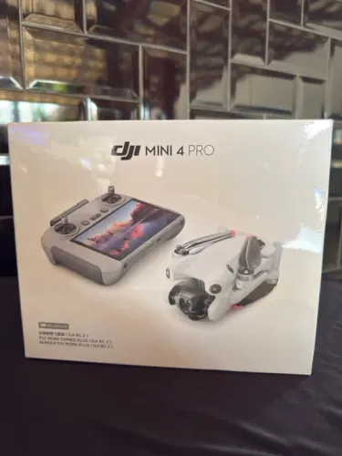 Drone DJI Mini 4 Pro Fly More Combo Plus - Novo