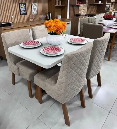 Mesa de jantar MDF 4 lugares Austrália com 4 cadeiras 