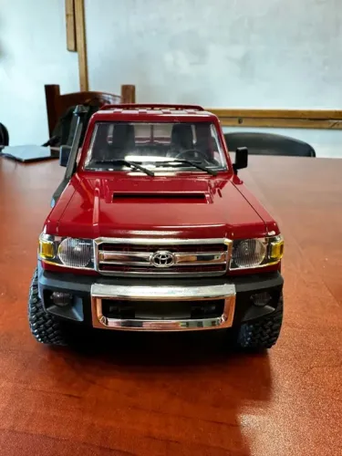 Land Cruiser 1/12 Escala - R/C Off Road MN82