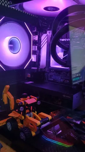 PNY / NVIDIA RTX 2000 Ada ? 16GB GDDR6 | Perfeita, usada <1 mês | Sem caixa/garantia