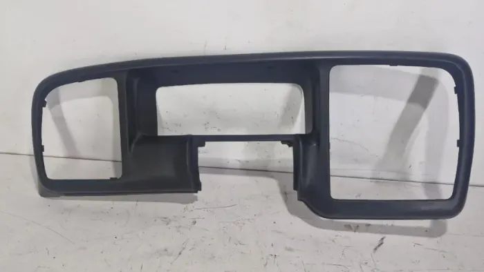 Moldura painel instrumentos central Ford Versailles 92/97