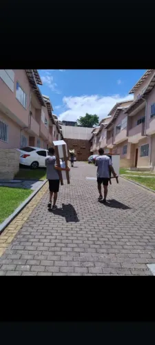AJUDANTE(SOU)MEIO OFICIAL EM MUDANÇAS.