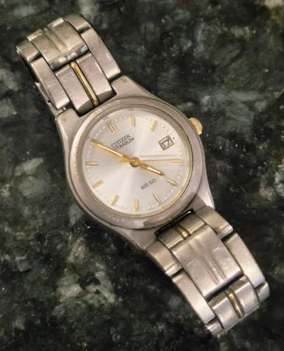 Relógio Citizen Titanium 25,5mm WR50 Antialérgico