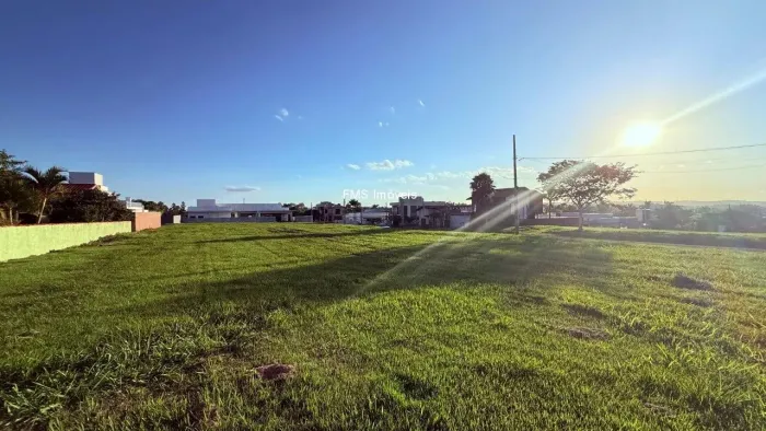 Terreno à venda em Porangaba-SP no Condomínio Ninho Verde com 900m² de área!
