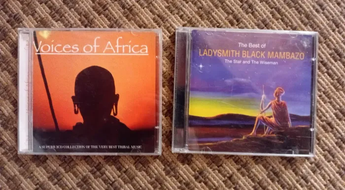 2 CDs  musica africana : Voices of Africa e Ladysmith Black mambas