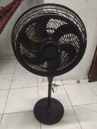Vende-se um ventilado, de pé