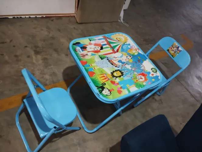 Conjunto Infantil de Mesa e Cadeira Azul