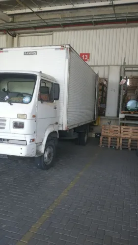 Caminhão para mudanças. 