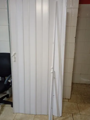Porta sanfonada em ótimo estado!
