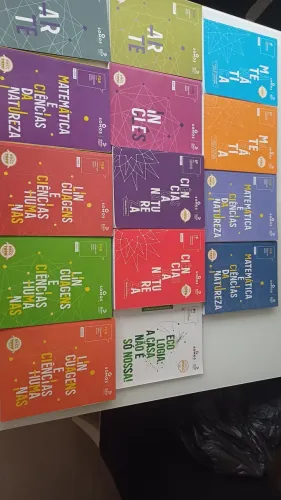Livros Didáticos de Ensino Médio