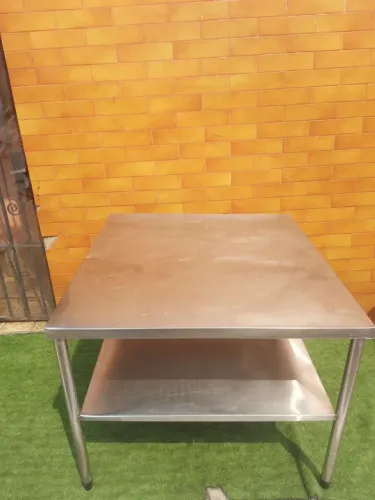 Mesa de Aço Inox com Prateleira