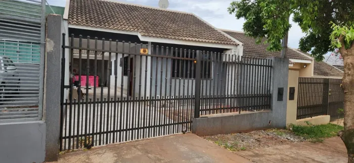 Vendo grade e portão usada.