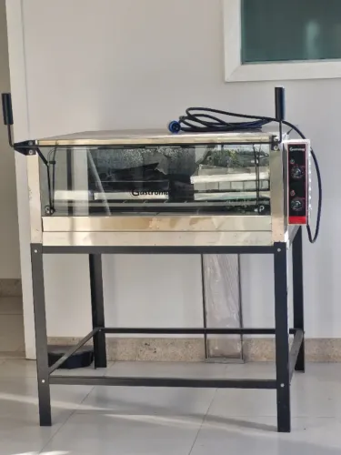 Forno profissiinal eletrico super novo. Ideal para pizzas , pães, esfihas , brownie