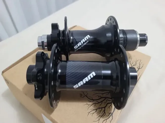 Par de Cubos SRAM MTH 716 e MTH 746