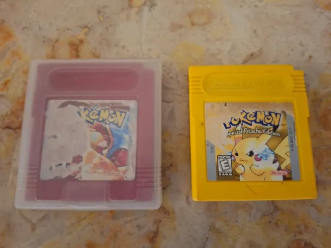 Cartuchos Pokémon Yellow e Red Originais (cada)