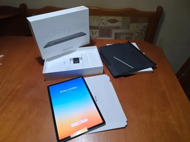Tablet Samsung Galaxy Tab S9 FE+ 5G 128GB, 8GB RAM, Tela Imersiva de 12.4" 90Hz