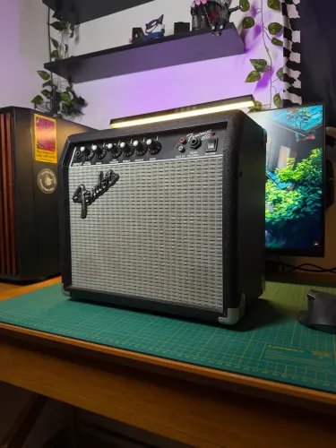 Amplificador Fender frontman 15g 220v