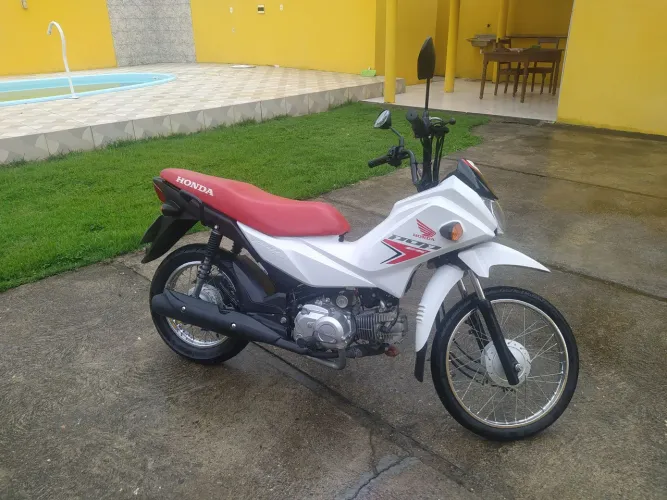 Vendo Pop 110 2025 com apenas 6800km