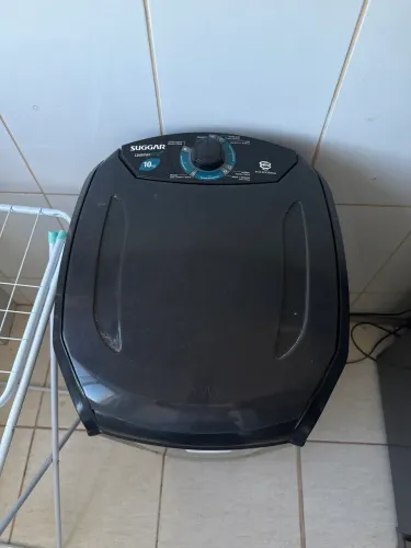 Tanquinho de lavar roupas Suggar 10kg usado