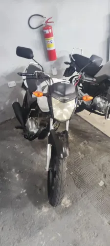 HONDA CG CARGO 125 BRANCA 2017 Shalon veículos Cariacica 