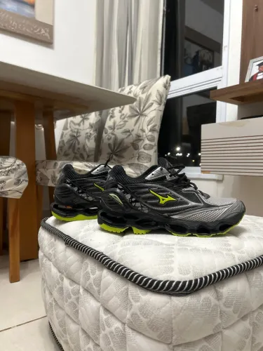 Vendo tênis 12 molas usado apenas uma vez