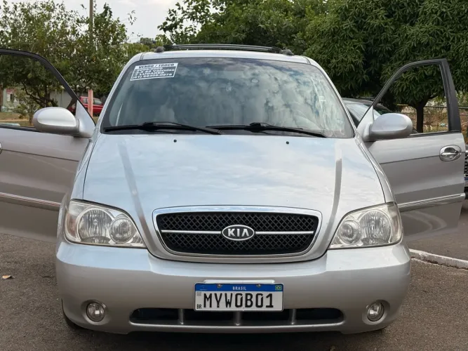 Kia Motors Carnival 2.5 V6 2006