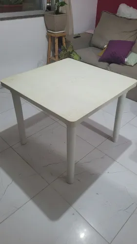 Mesa branca desmontável