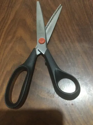 Tesoura grande de picotar