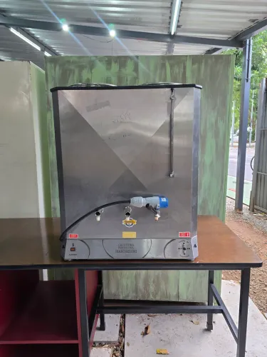Cafeteira profissional marchesoni com 2 reservatórios