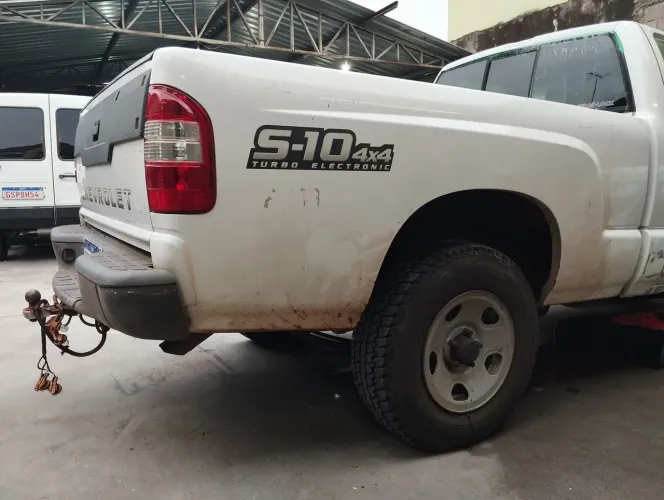 Vendo caçamba completa de Lata S10 Pitbull 2010 cabine simples 