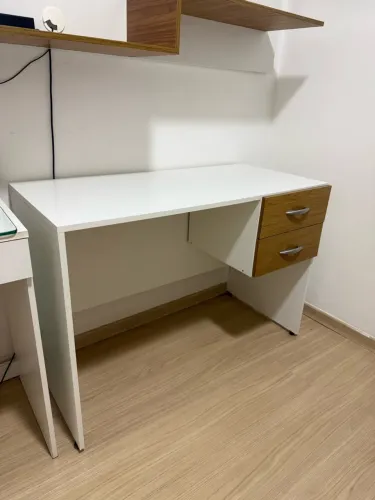 Escrivaninha em MDF