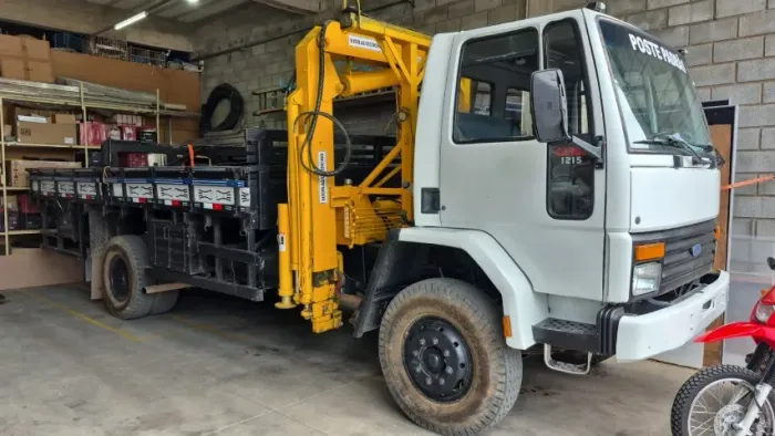 Caminhão Mulk Ford Cargo ano 2000