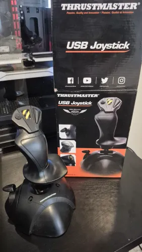 Manche Thrustmaster USB