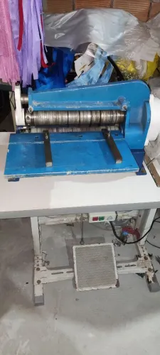 A máquina de cortar tiras couro, borracha, EVA, tecido sintético de 10 facas