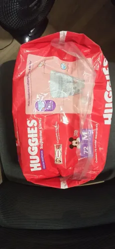 Fraldas Huggies M - 72 UN