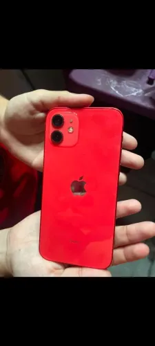 Vendo esse iPhone 12 vermelho