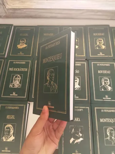 VENDO ESSA COLEÇÃO CLASSICA DE FILOSOFIA OS PENSADORES COMPLETA 35 LIVROS