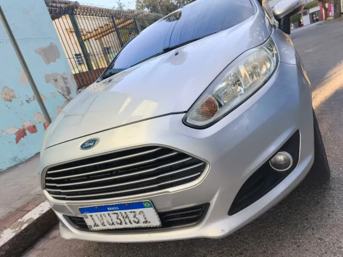 Ford Fiesta 1.5 16V Flex Mec. 5P 2015