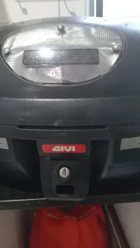 Baú moto novo novo( marca Givii ) 33LT.